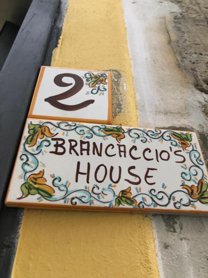 Brancaccio'S House Hotel Napoli Bagian luar foto